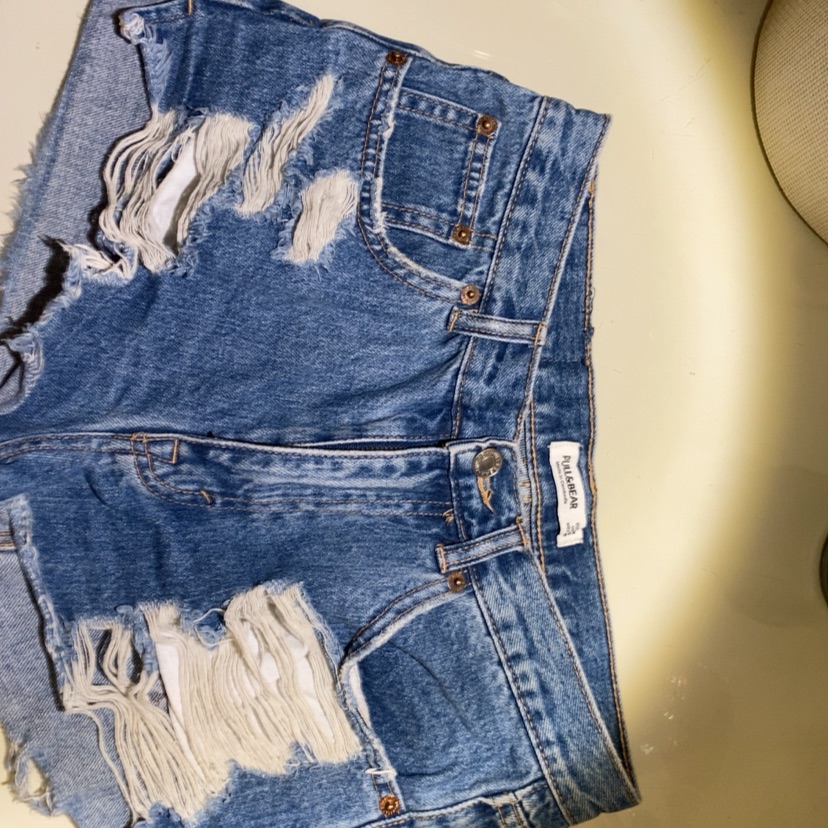 גינס קצר קרעים