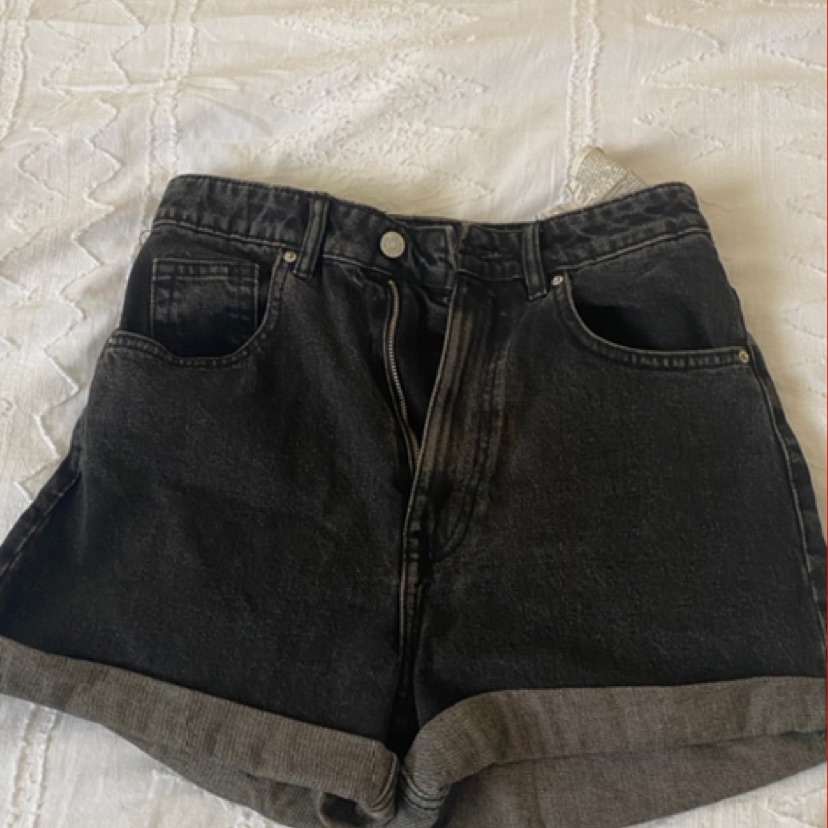 ג׳ינס קצר מ ZARA