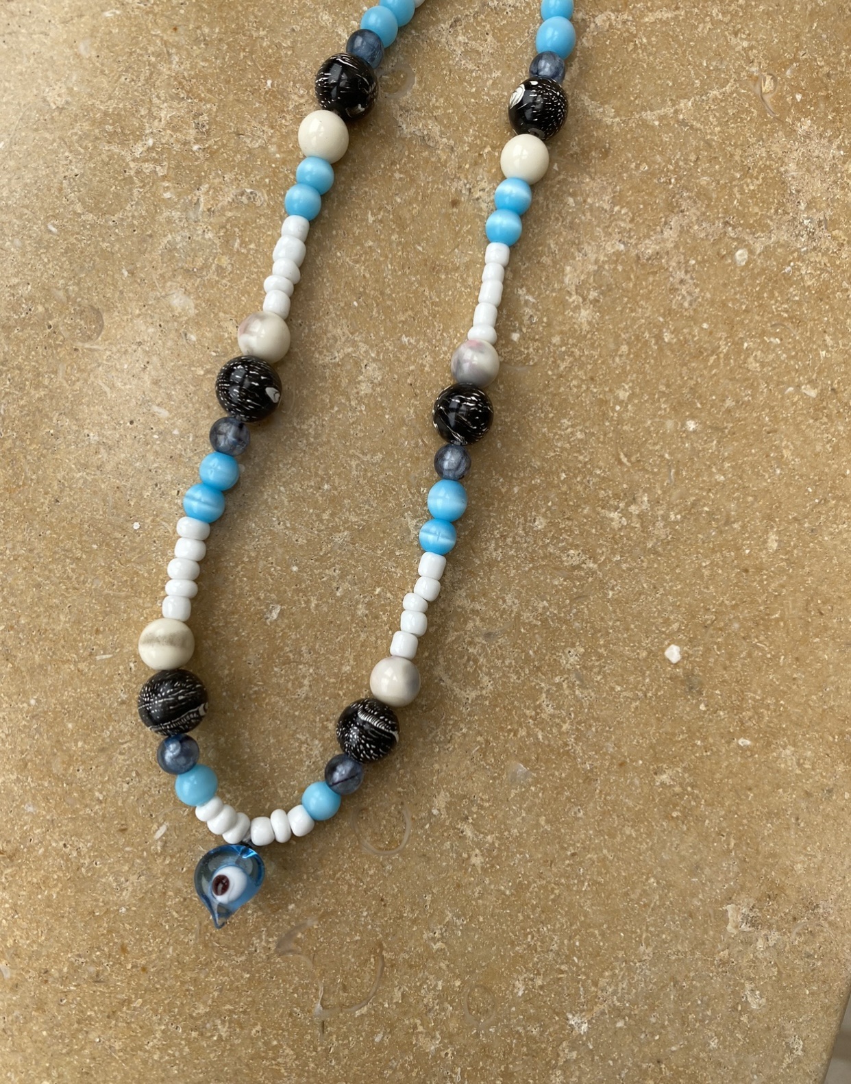 שרשרת לואיז עם תליון עין הרע