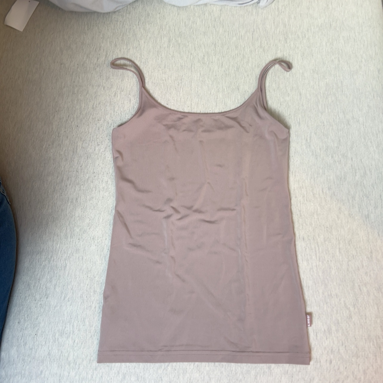 גופייה ספגטי