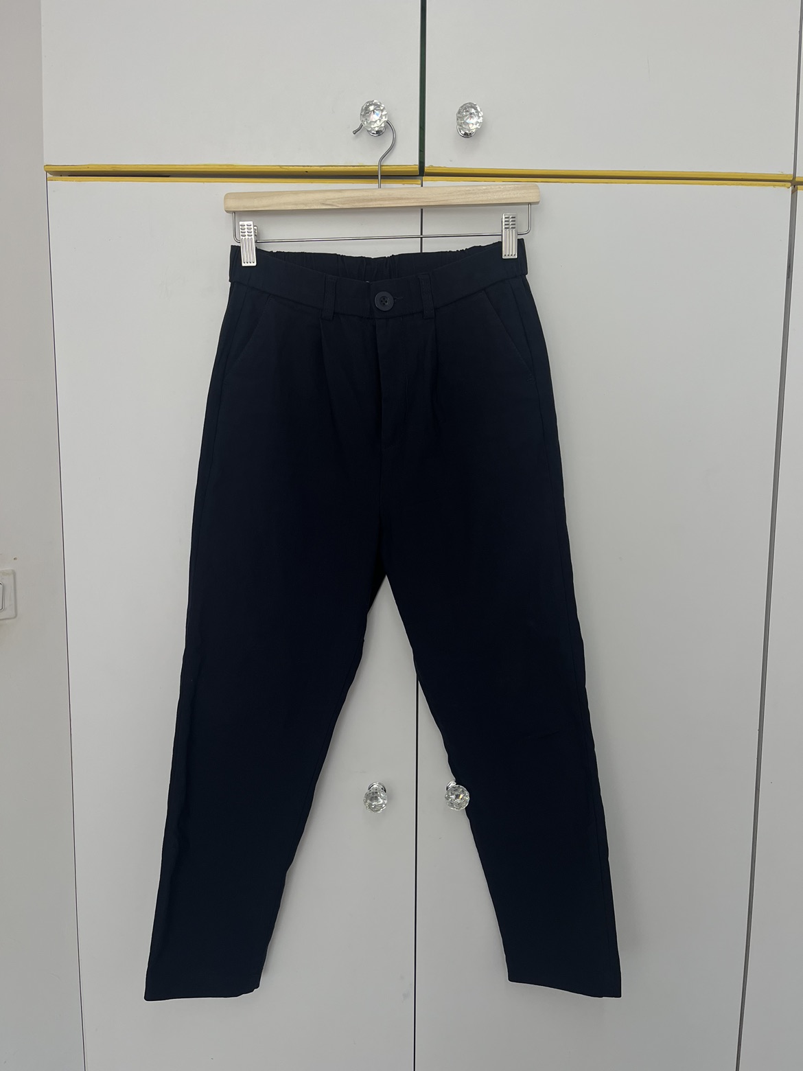 מכנס מחויט בצבע כחול כהה