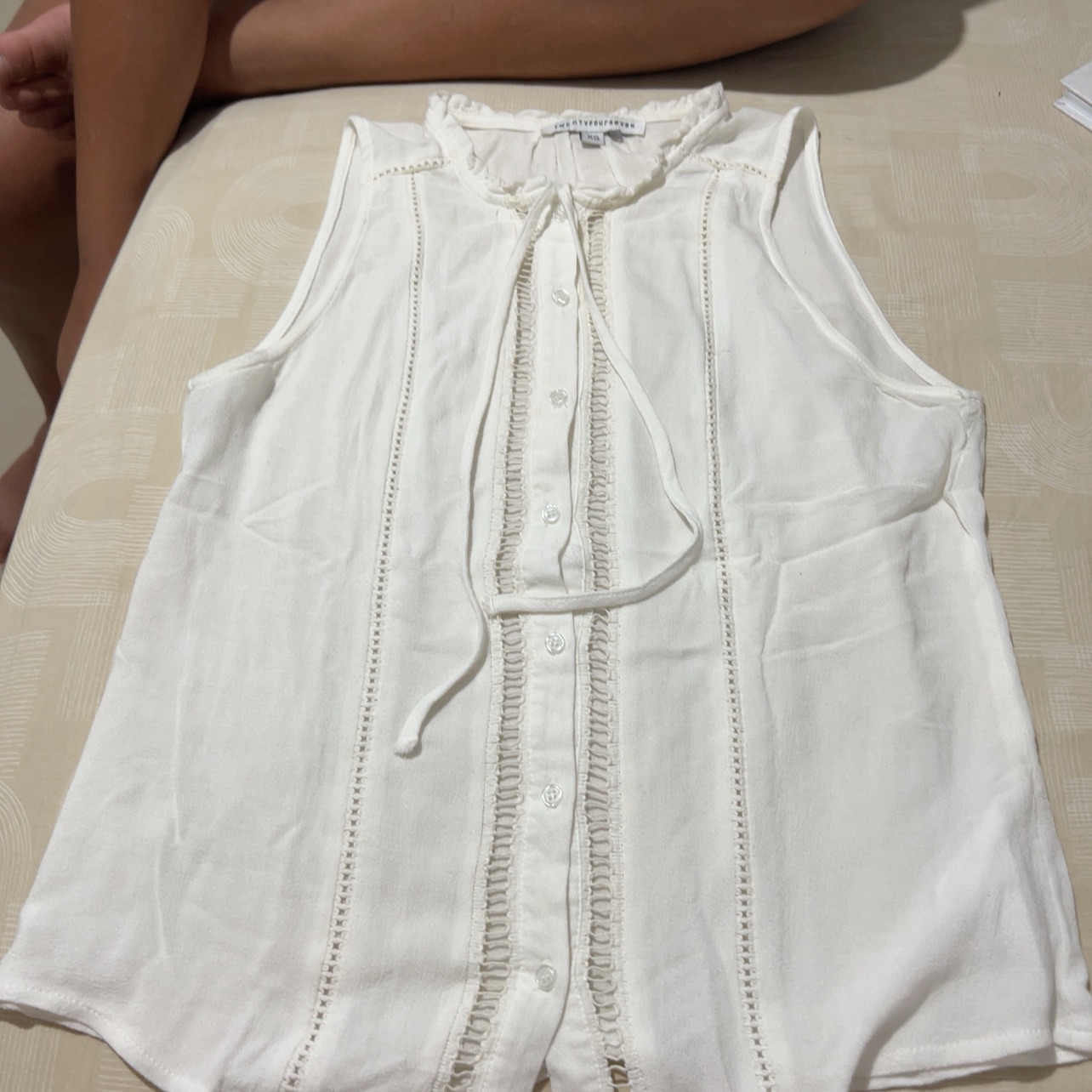 חולצה לבנה מטוונטיפורסבן