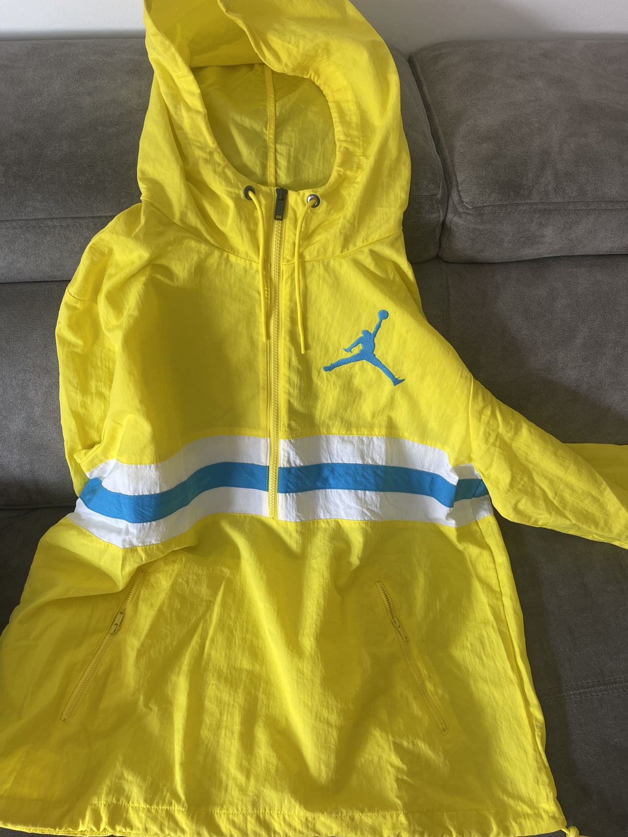  בגדי יד שנייה במצב חדש