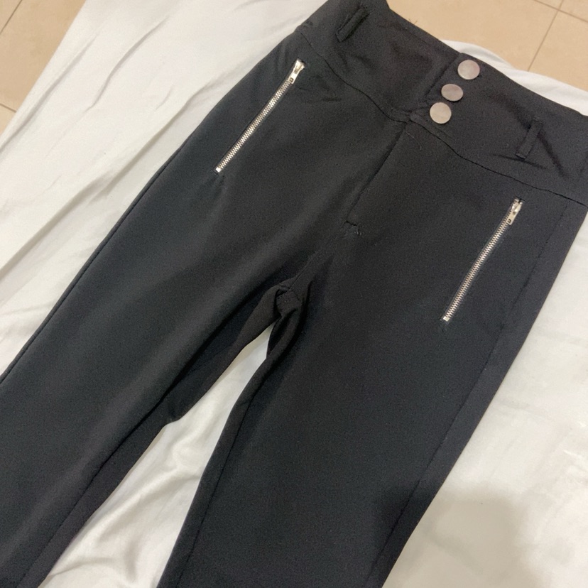 מכנס מקסטרו מידה 34 לא נלבש בכלל ב40 שקלים