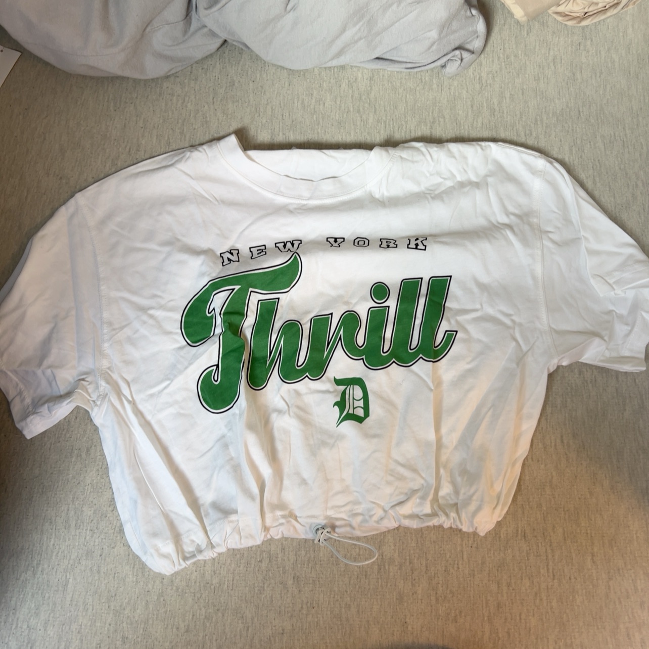 חולצה קצרה קרופ