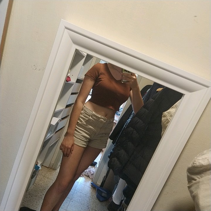 חולצה חומה מהממת