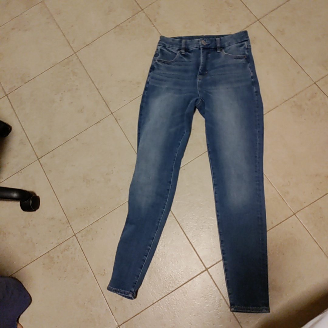 ג'ינס במצב חדש