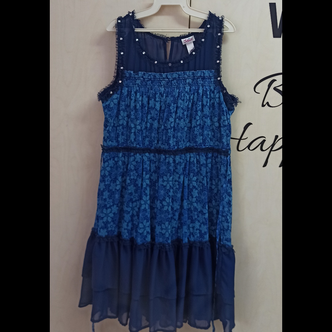 שמלה מהממת לילדות. מידה 16. יפה בטירוף