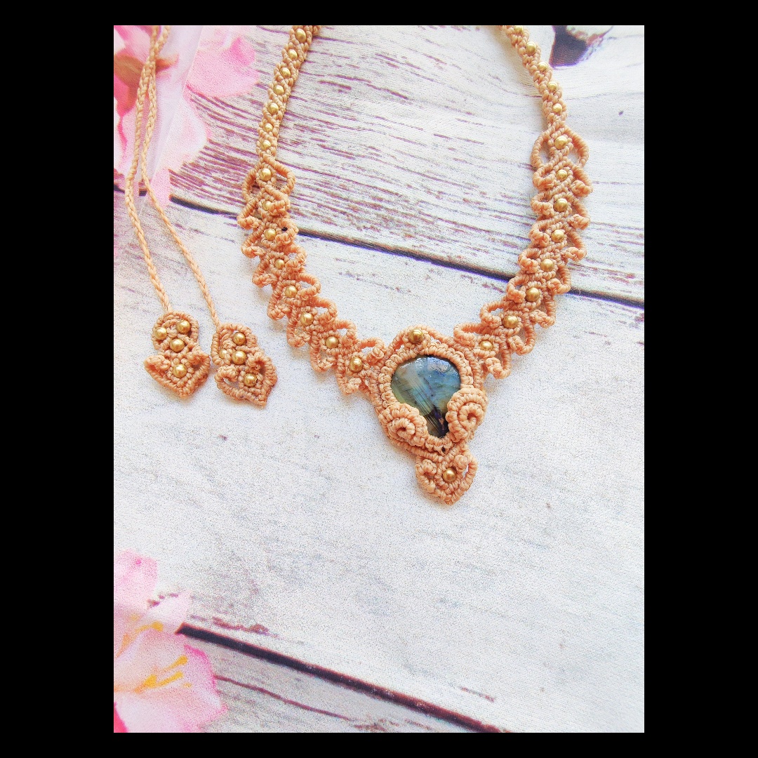 מקרמה שרשרת עם אבן לברדוריט