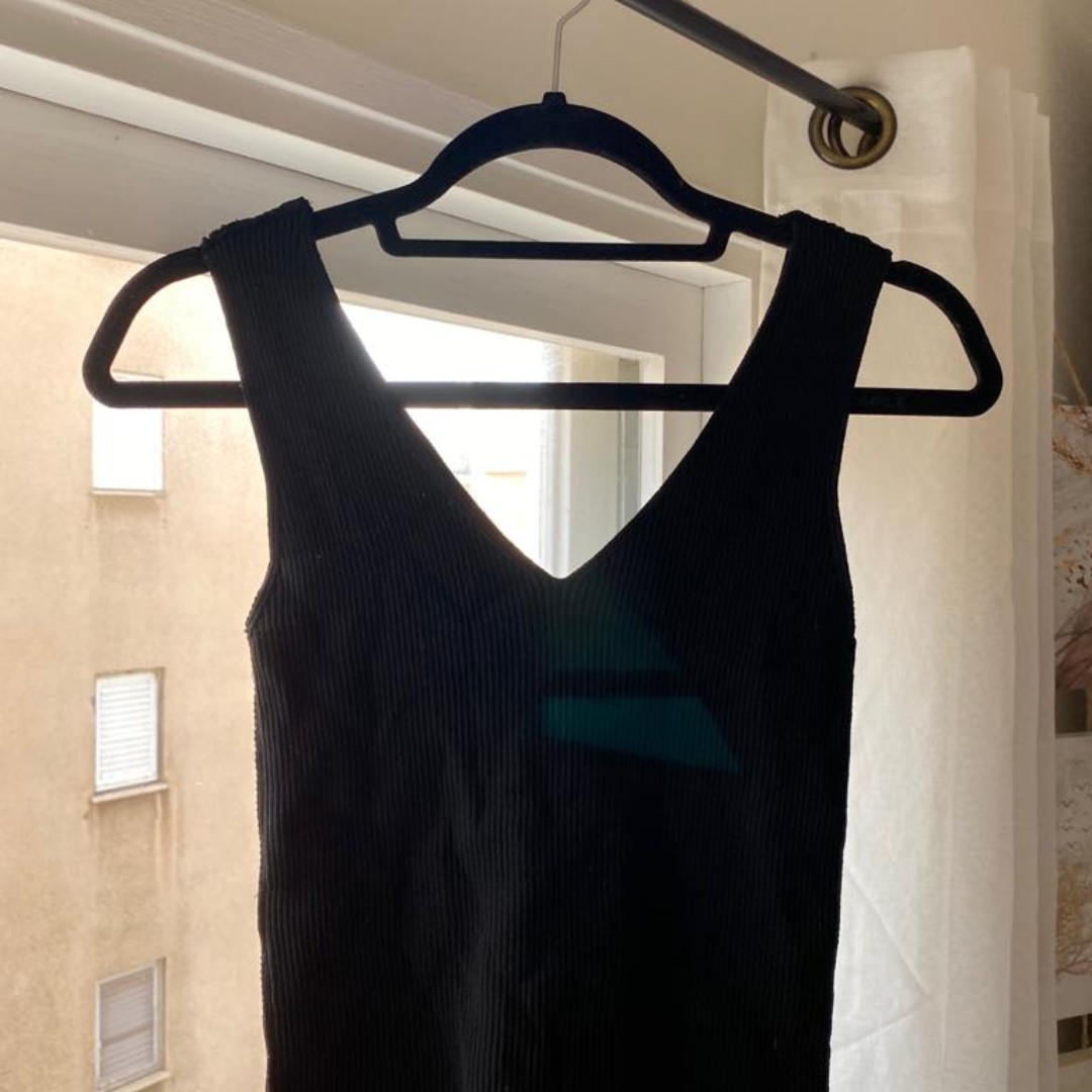 סריג גופייה שחורה מידה m🖤