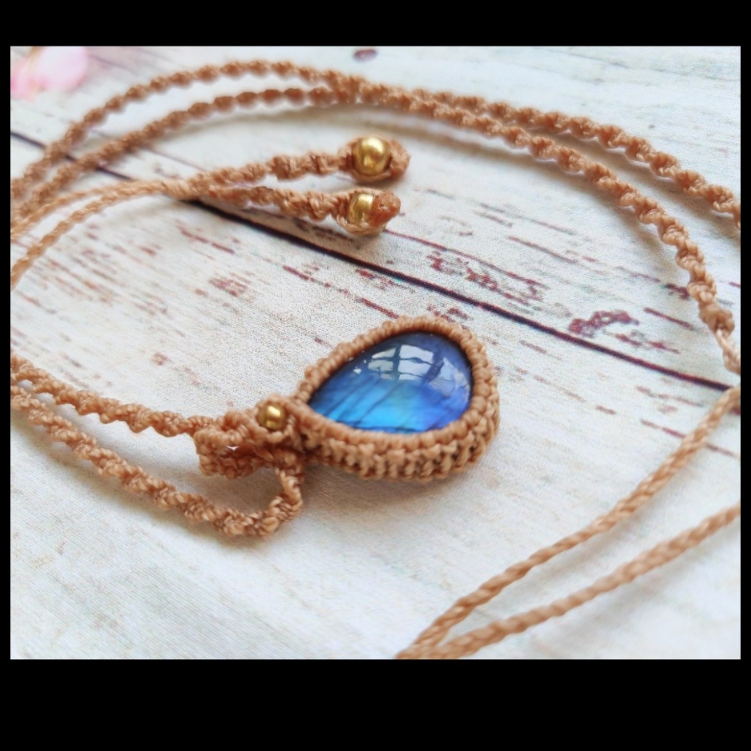 מקרמה שרשרת עם אבן לברדוריט