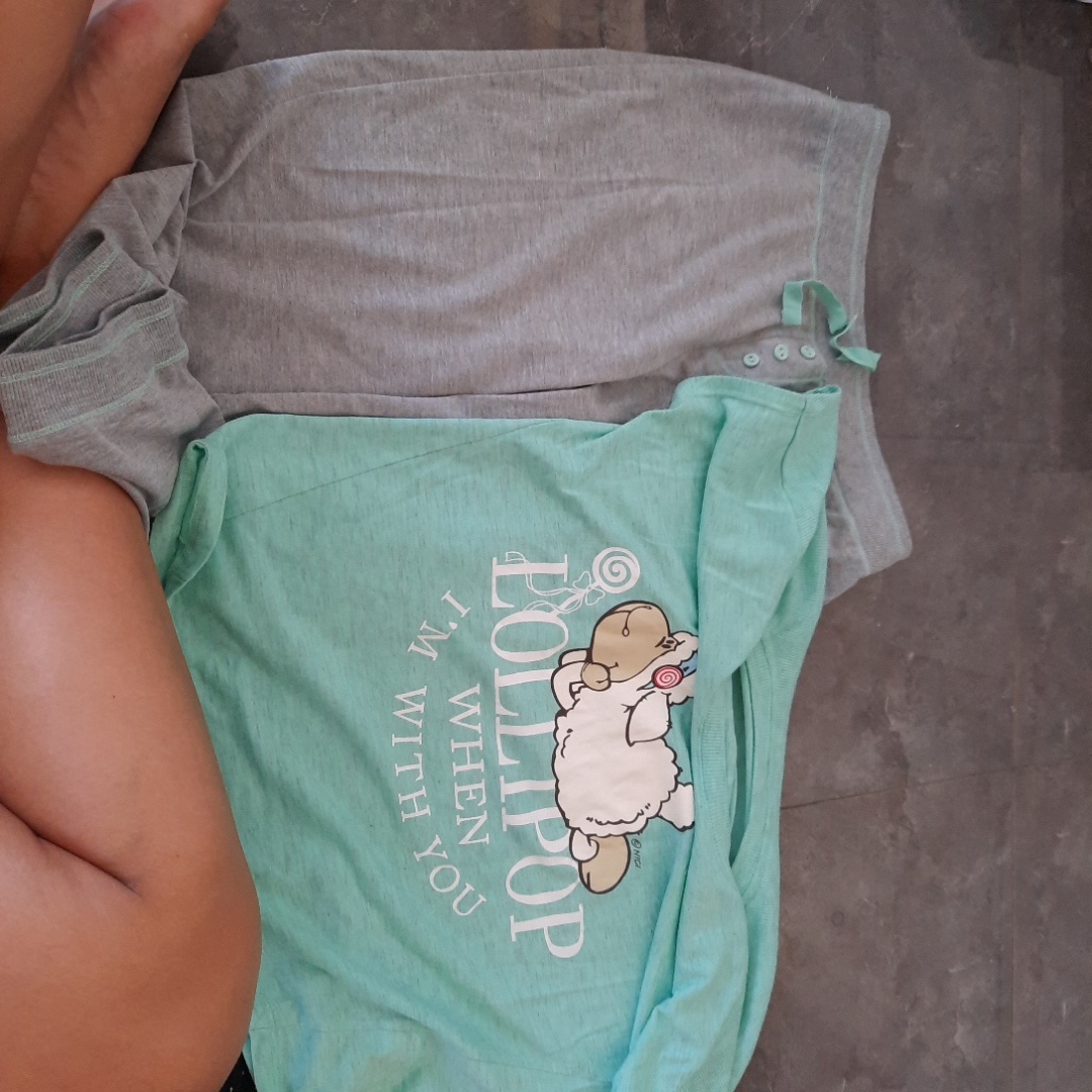 סט מכנס וחולצה מדלתא