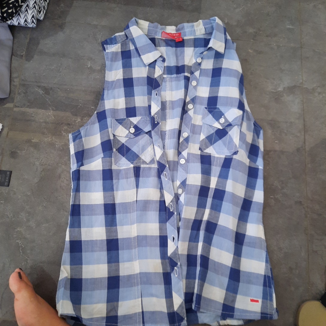 מכופתרת של קסטרו מהממת לקיץ