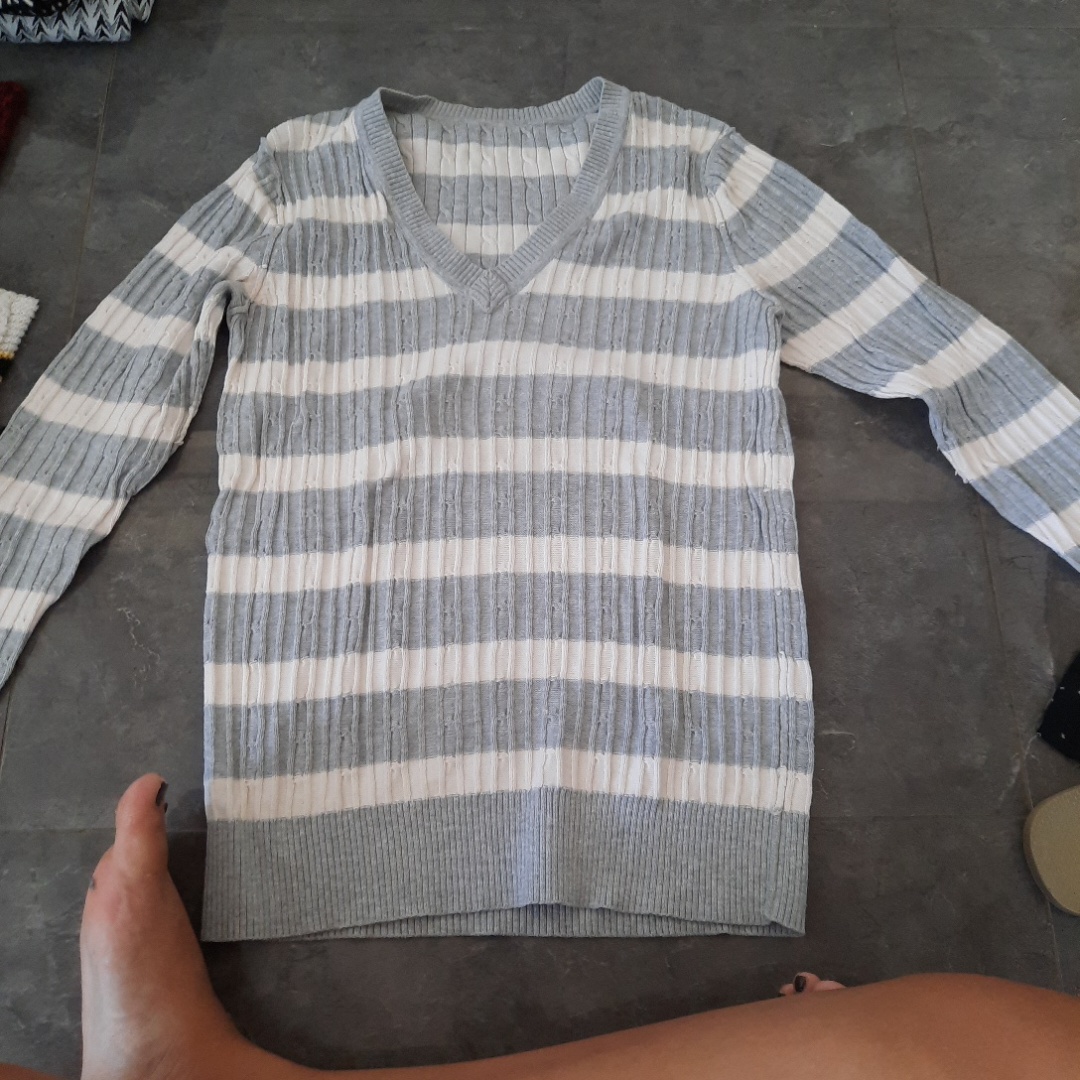 סוודר של טומי הילפיגר מקורי! 