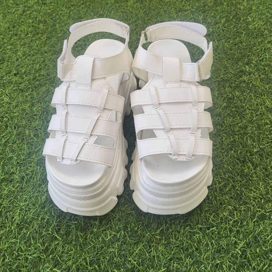 סנדל קיץ לבן