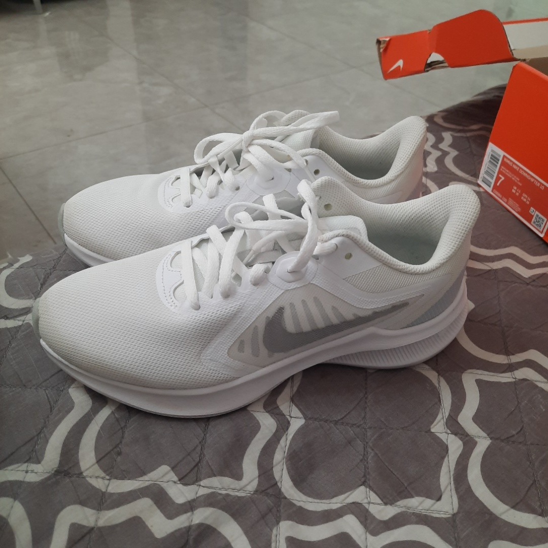 נעל נייק חדשה לנשים