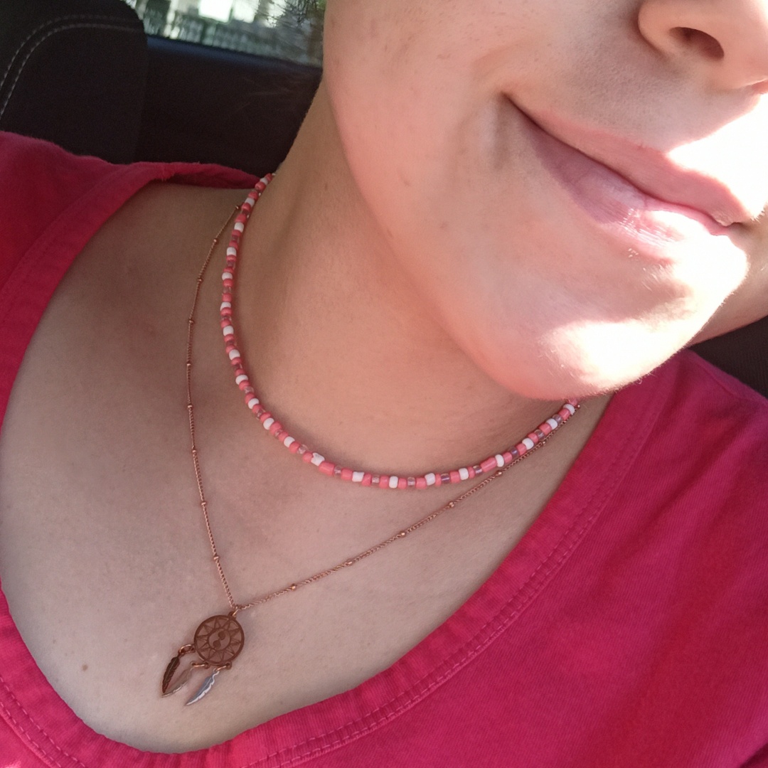 שרשרת שהכנתי לבד. שרשרת בעבודת יד מהממת בעבודה נקייה וסטרילית. יש לי עוד מלא מלא שרשראות שהכנתי אז אם תרצו לראות עוד עיצובים אתם יכולים לכתוב לי בפרטי ונדבר.