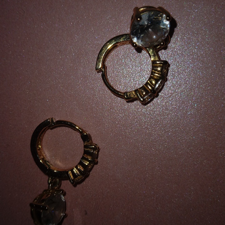 עגילים מהממים עם אבנים 