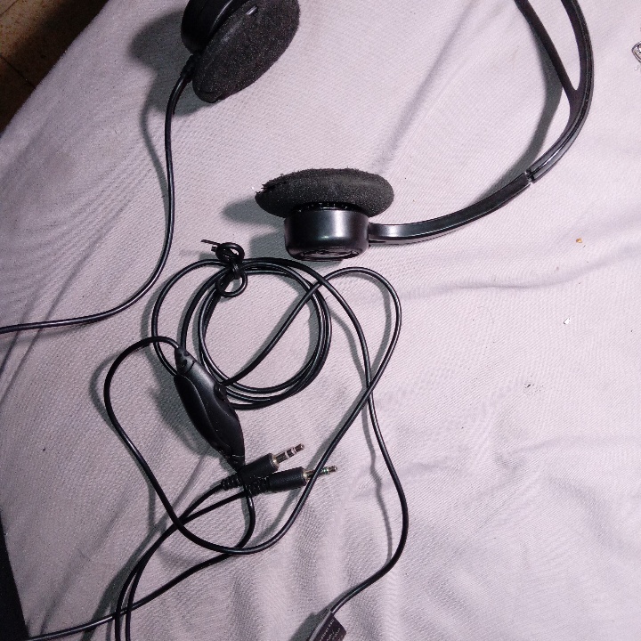 Logitech אוזניות מולטימדיה למחשב PC Headset 860