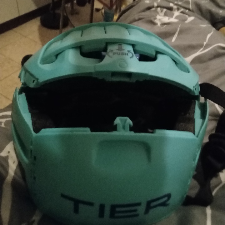 קסדה מיוחדת מתקפלת 