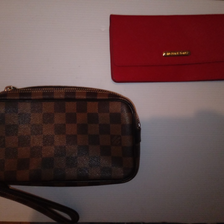 ארנקים ותיקים 