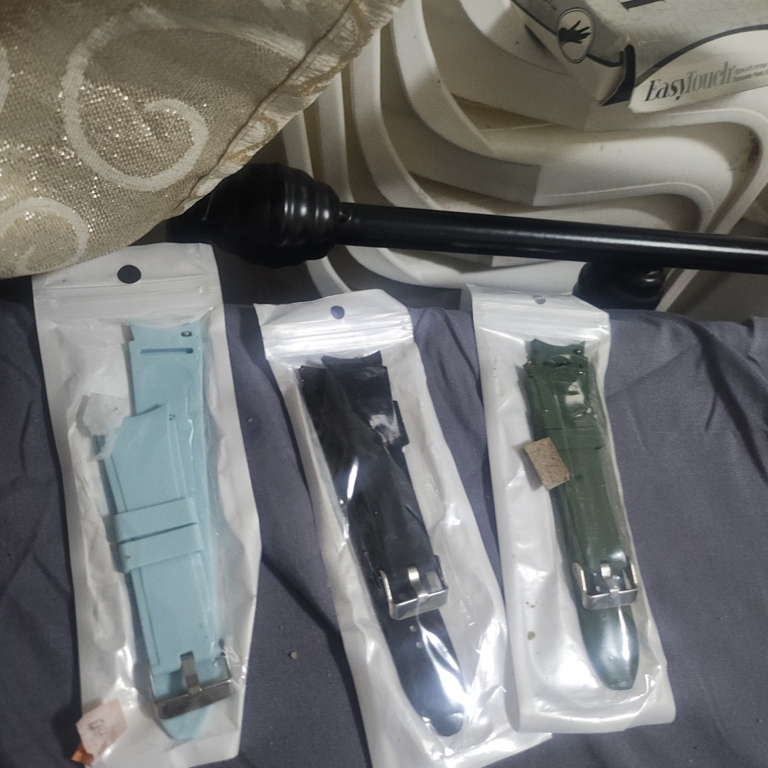 3 רצועות חדשות עוד בניילון שלהם 