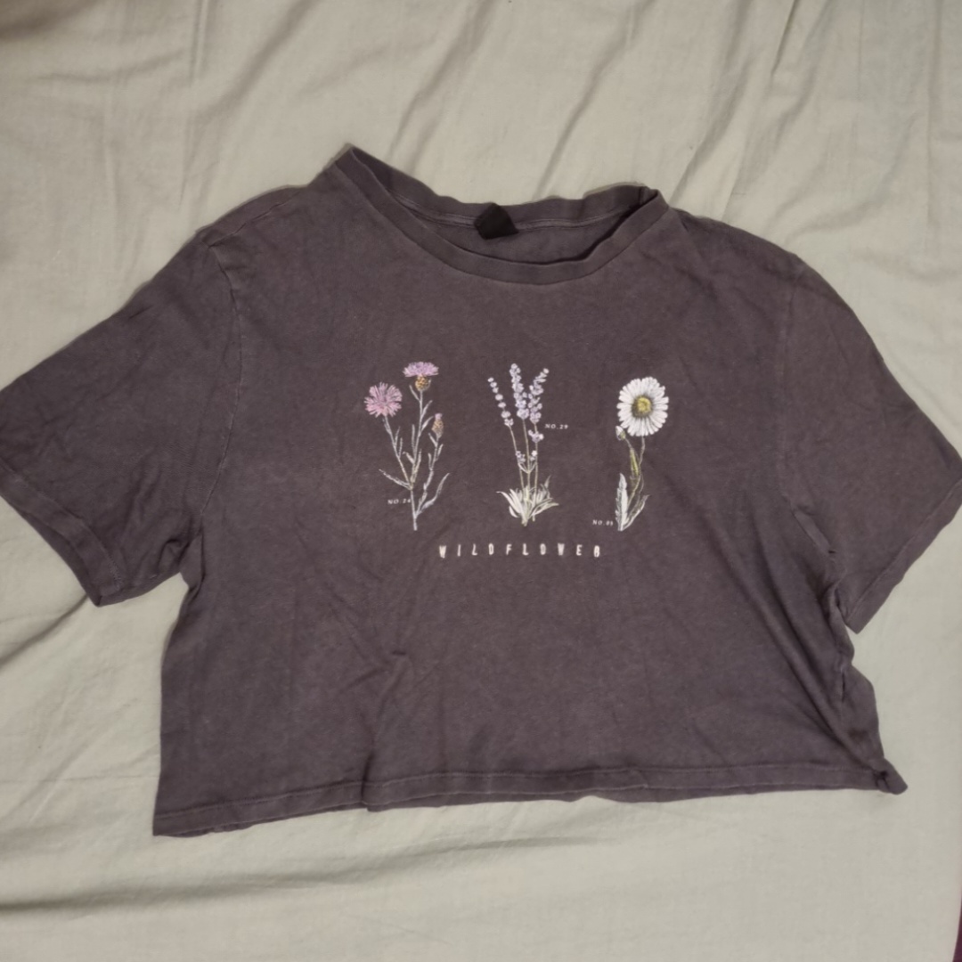 חולצה urban outfitters מידה L