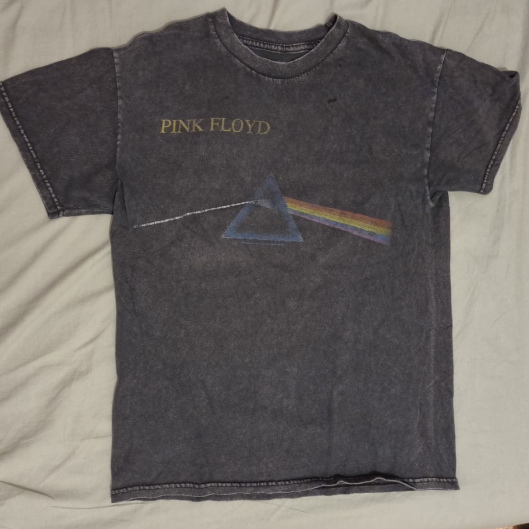 חולצה urban outfitters 