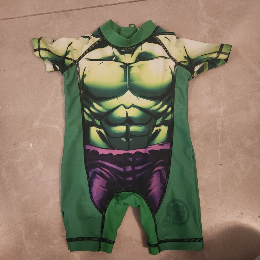 בגד ים הענק הירוק לתינוקות 