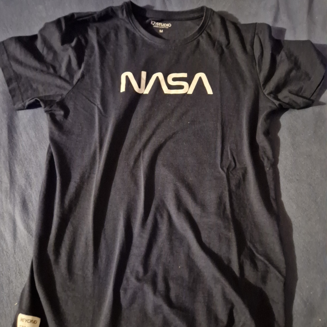 חולצה של nasa מקורית מאה אחוז קוטנה מידה M מחיר 80 ₪ 