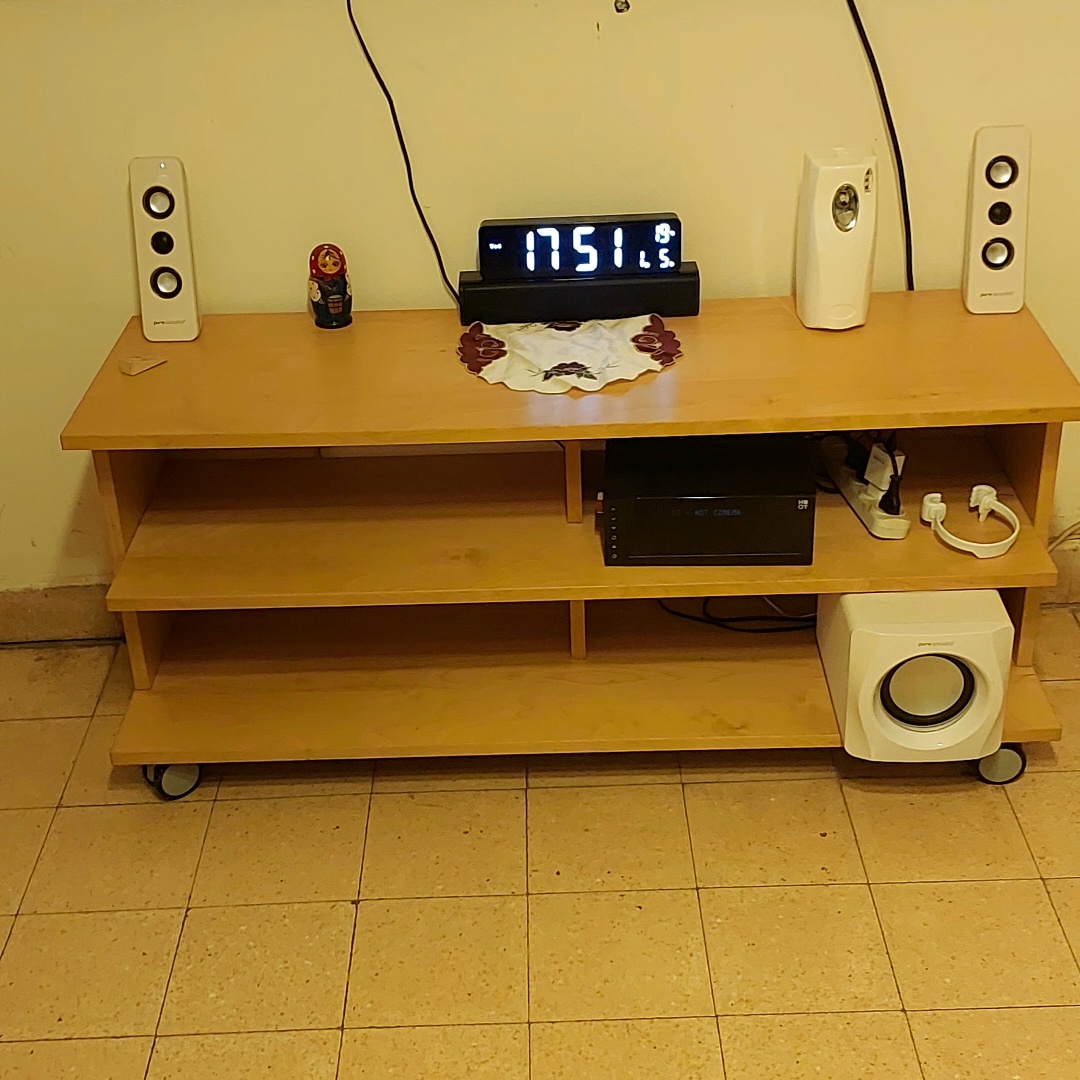 למכירה מזנון טלוויזיה 