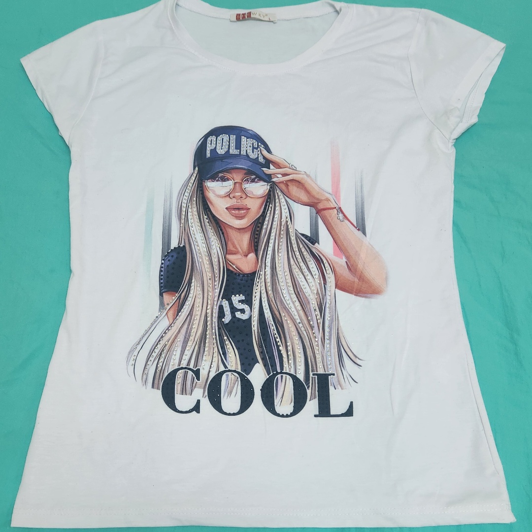 חולצה לבנה קצר