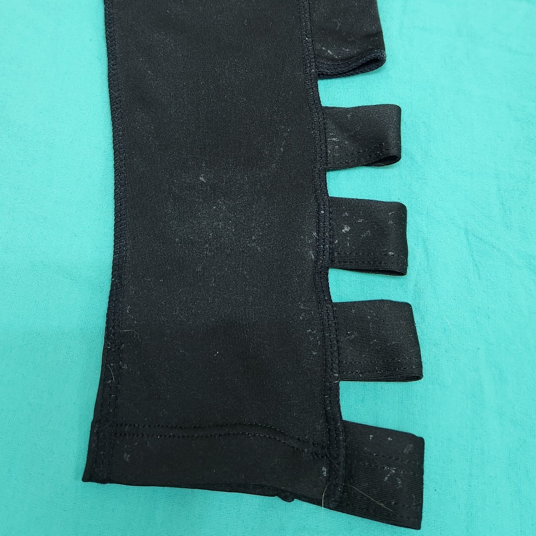 טייץ 3/4 שחור מעוצב