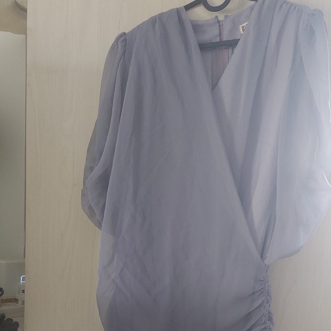 שמלה צנועה ,לאמא של בעלי האירוע