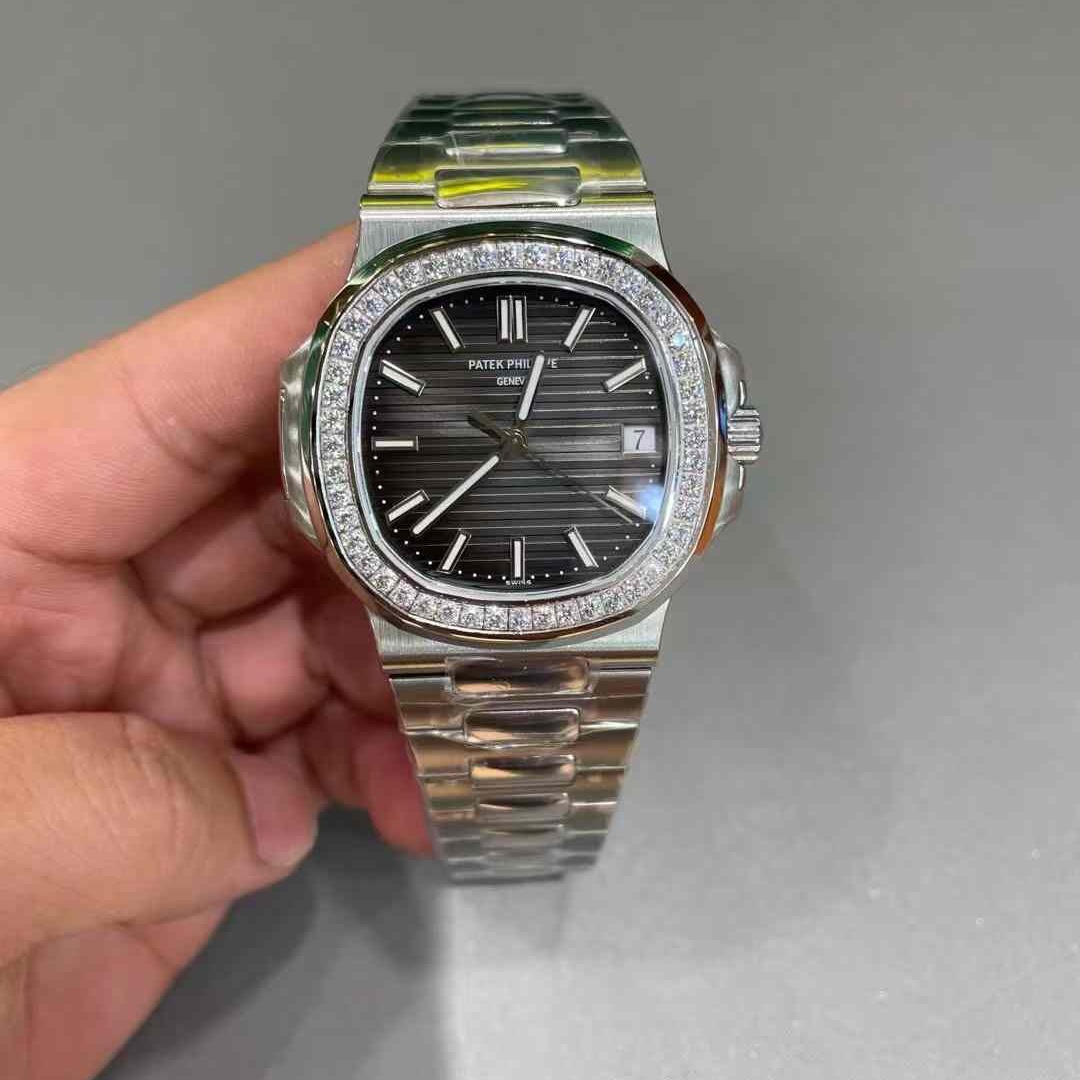 Patek philippe עם שיבוץ בזל Swarovski 