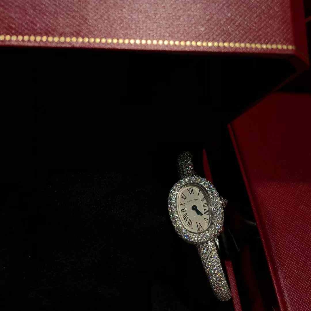 בבנייה אישית שעון קרטייה לנשים שיבוץ VVS