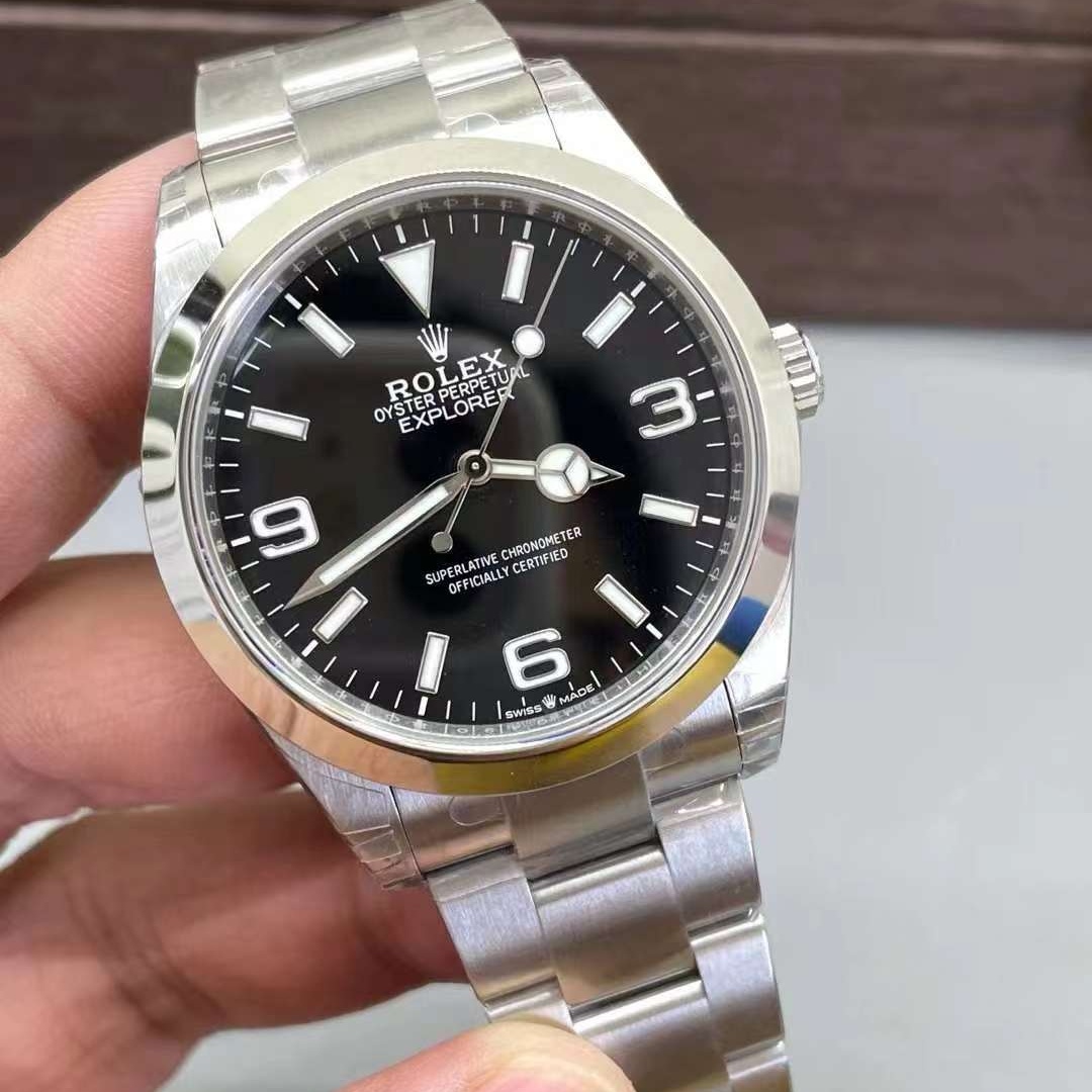 בבנייה אישית רולקס explorer 100% זהה